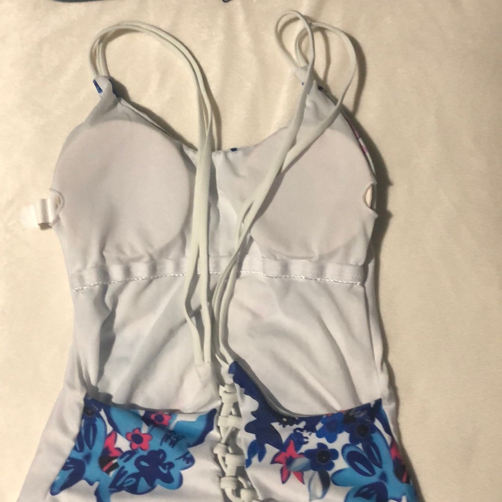 One piece open back floral swimsuit - Picture 8 of 8